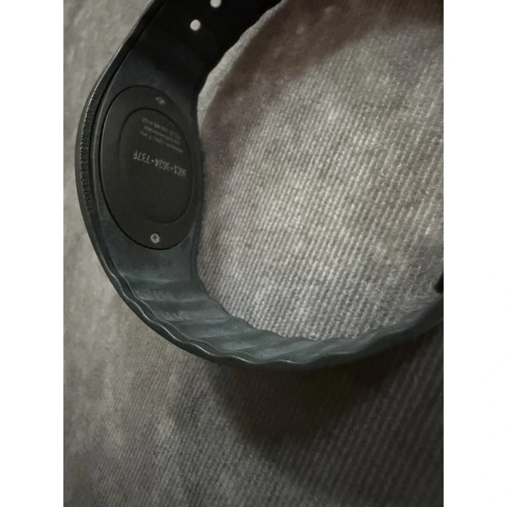 Black Silicone Wrist Activity Tracker Wristband for Unisex Adults